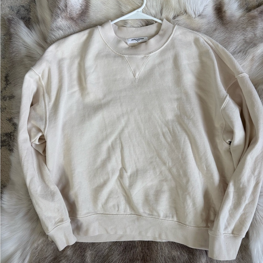 Perfect White Tee Sweatshirt - Picture 6 of 8